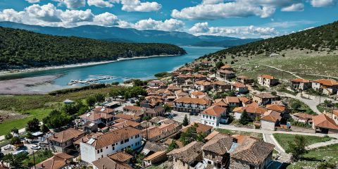 Central Square, Psarades